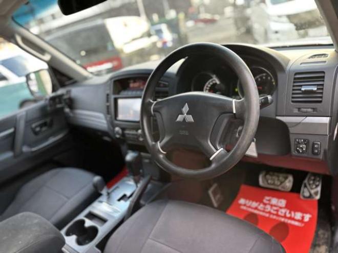 パジェロ3.2 ロング GR ディーゼルターボ 4WD　リフトアップ(ジャオス)　パワステ　パワーウィンドウ　社外ナビ　バックカメラ　純正アルミホイール　ETC　シートヒーター　3列シート　横滑り防止装置　盗難防止装置　ABS　キーレスエントリー 3200