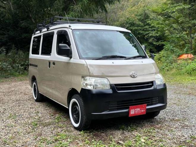 タウンエースバン1.5 GL 4WD　ベージュツートン全塗装済　ストラーダナビTV　バックカメラ　LEDヘッドライト　純正デフロック　リアヒーター　寒冷地仕様　ブラウンレザー調シートカバー　ルーフラック 1500
