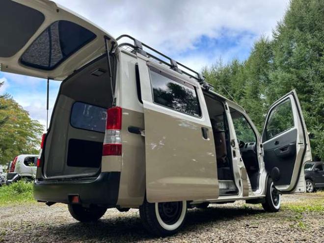 タウンエースバン1.5 GL 4WD　ベージュツートン全塗装済　ストラーダナビTV　バックカメラ　LEDヘッドライト　純正デフロック　リアヒーター　寒冷地仕様　ブラウンレザー調シートカバー　ルーフラック 1500