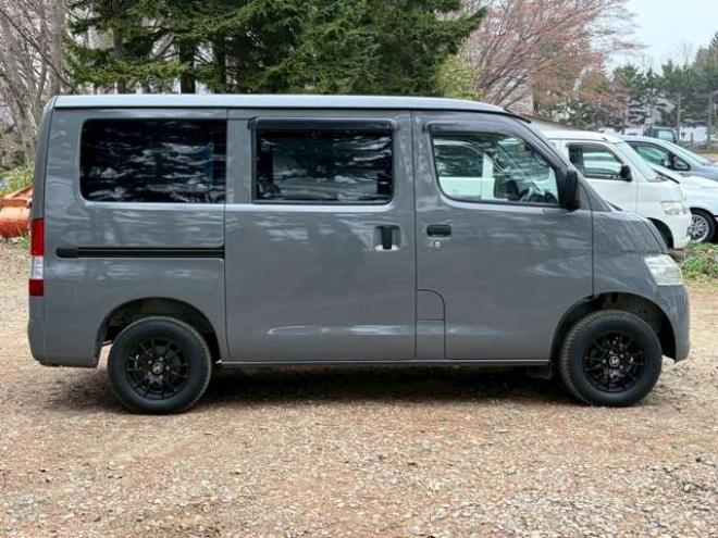 タウンエースバン1.5 GL 4WD　全塗装済　寒冷地仕様　社外ナビ　フルセグ　バックカメラ　ETC　キーレスエントリー　リアヒーター　パワステ　パワーウィンドウ　エアコン　ABS 1500