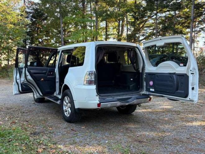 パジェロ3.2 ロング エクシード ディーゼルターボ 4WD　社外ナビバックカメラ地デジ　シートヒーター　クルーズコントロール 3200