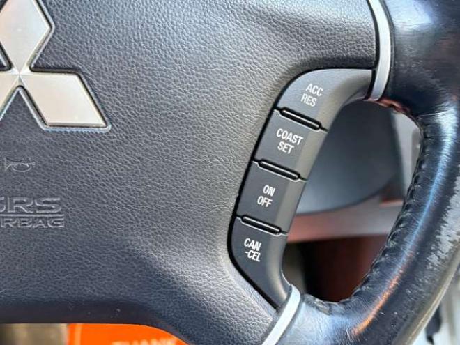 パジェロ3.2 ロング エクシード ディーゼルターボ 4WD　社外ナビバックカメラ地デジ　シートヒーター　クルーズコントロール 3200