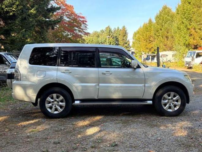 パジェロ3.2 ロング エクシード ディーゼルターボ 4WD　社外ナビバックカメラ地デジ　シートヒーター　クルーズコントロール 3200