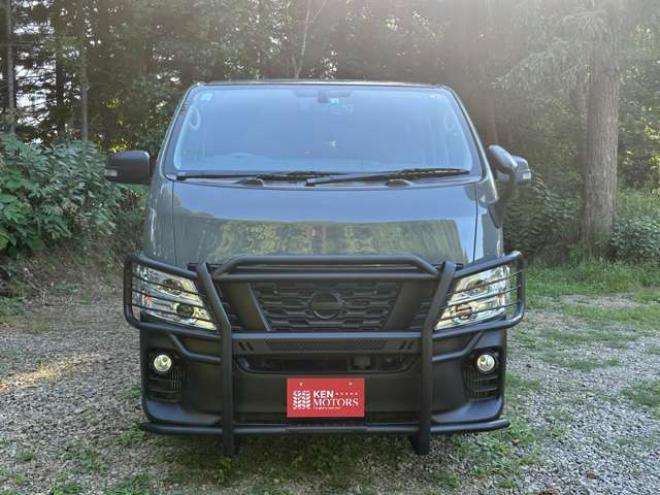 キャラバンNV350 2.5 プレミアムGX ロングボディ ディーゼルターボ 4WD　ABS　衝突軽減ブレーキ　横滑防止装置　盗難防止装置　エアコン　パワステ　パワーウィンドウ　キーレス　片側スライドドア　フォグランプ　ETC　エアバッグ　オリジナル全塗装アンビルグレー　フロントグリル 2500