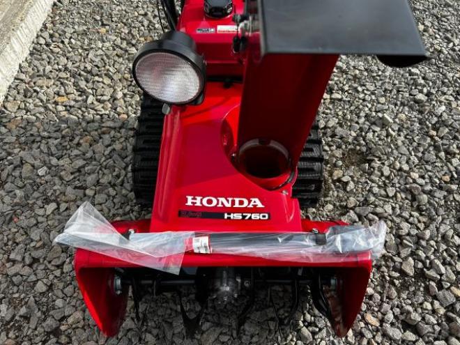 除雪機ホンダHS 760ピカピカです