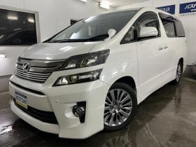 ヴェルファイア　２．４Ｚ　ゴールデンアイズII　本州仕入　ワンオーナー　最終後期型　禁煙車　純正ブラックハーフレザーシート　ストラーダナビ　地デジ　ＤＶＤ再生　Ｂｌｕｅｔｏｏｔｈ　リアフリップダウンモニター　両側パワースライドドア　パワーバックドア 4WD 2400 5Dr