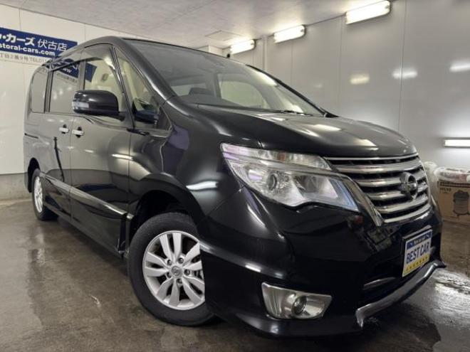 セレナハイウェイスター　Ｖセレクション＋セーフティ　寒冷地仕様　禁煙車　エマージェンシーブレーキ　車線逸脱警報　両側パワースライドドア　純正１５ＡＷ　社外１５ＡＷ＋スタッドレスタイヤ付　純正ナビ　地デジ　Ｂｌｕｅｔｏｏｔｈ　リアフリップダウンモニター 4WD 2000 5Dr