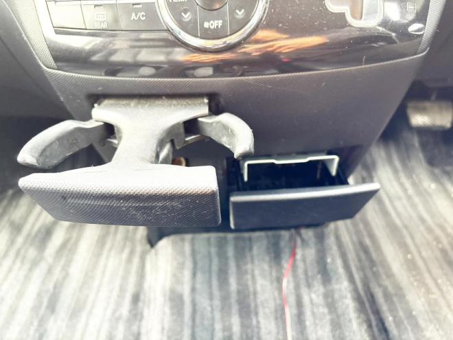 エスティマ2.4アエラス レザーパッケージ 4WD　ローンが不安な方＜優遇ローン＞本州仕入　両側パワスラ　後席モニター