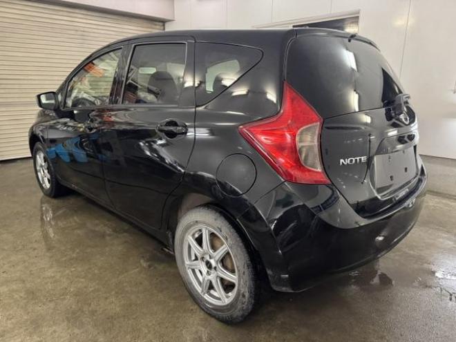 ノートＸ　Ｆｏｕｒ　禁煙車　寒冷地仕様　衝突軽減エマージェンシーブレーキ　レーンモニタリング　エンジンスターター　インテリジェントキー　純正ナビ　地デジ　Ｂｌｕｅｔｏｏｔｈオーディオ　横滑り防止装置　ＥＴＣ　横滑り防止 4WD 1200 5Dr