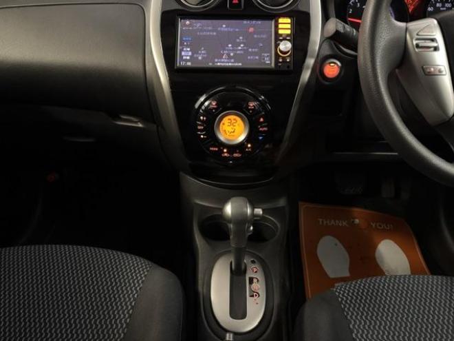 ノートＸ　Ｆｏｕｒ　禁煙車　寒冷地仕様　衝突軽減エマージェンシーブレーキ　レーンモニタリング　エンジンスターター　インテリジェントキー　純正ナビ　地デジ　Ｂｌｕｅｔｏｏｔｈオーディオ　横滑り防止装置　ＥＴＣ　横滑り防止 4WD 1200 5Dr