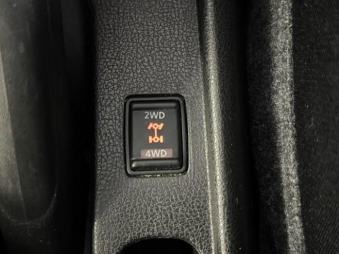 ノートＸ　Ｆｏｕｒ　禁煙車　寒冷地仕様　衝突軽減エマージェンシーブレーキ　レーンモニタリング　エンジンスターター　インテリジェントキー　純正ナビ　地デジ　Ｂｌｕｅｔｏｏｔｈオーディオ　横滑り防止装置　ＥＴＣ　横滑り防止 4WD 1200 5Dr