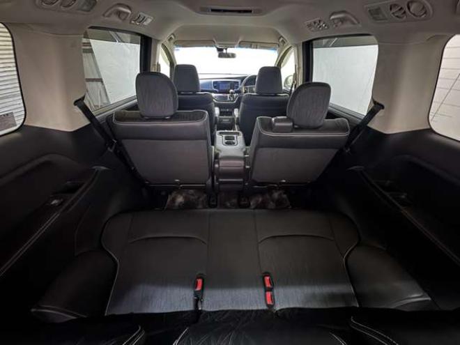 オデッセイ2.4 アブソルート 4WD　ナビ　TV　Bカメラ　Bluetooth　Pスライド 2400