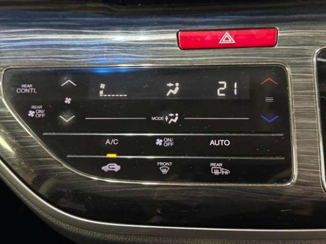 オデッセイ2.4 アブソルート 4WD　ナビ　TV　Bカメラ　Bluetooth　Pスライド 2400