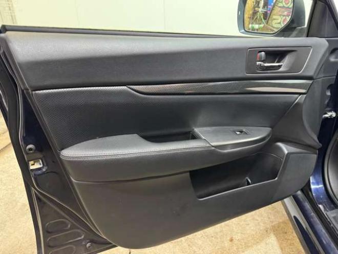 レガシィB4 2.5 i Bスポーツ アイサイト Gパッケージ 4WD　ナビ　TV　Bカメラ　Bluetooth　マッキントッシュ　夏冬タイヤ 2500