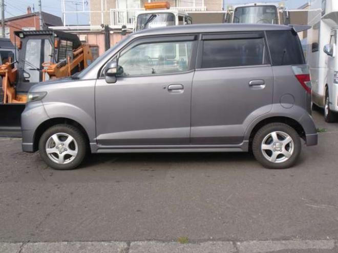 ゼストスパーク W 4WD　ワンオーナー　バックカメラ　純正ステレオ　夏冬タイヤ付 660