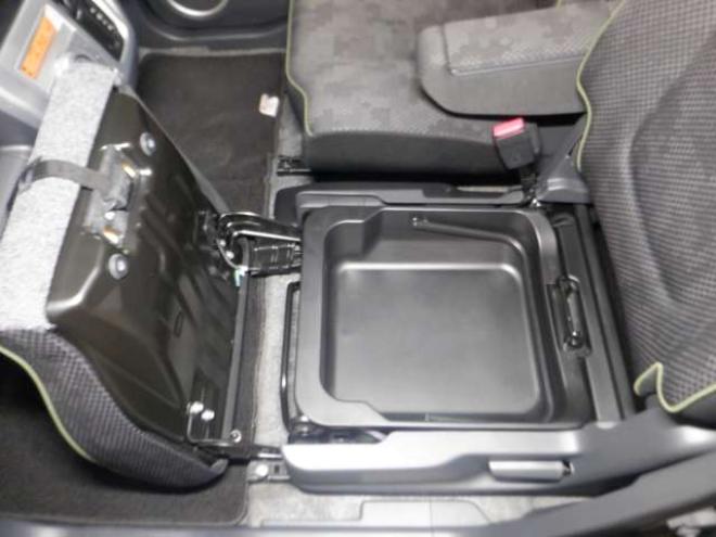 ハスラーJターボ 4WD　本州仕入・後期型・ナビ・TV・B/T・バックカメラ・デュアルカメラブレーキ・LEDライト・スマートキー・プッシュスタート・シートヒーター・パドルシフト・クルコン・ETC・オートライト・アイドリングストップ 660