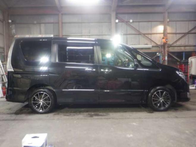 セレナ2.0 ハイウェイスター 4WD　ナビ・TV・Bカメラ・B/T・両側電動・LEDヘッドライト・フリップダウンモニター・後期型・インテリキー・プッシュスタート・クルコン・アイドリングストップ・純正エンスタ・フルフラットシート・ト・寒冷地仕様 2000