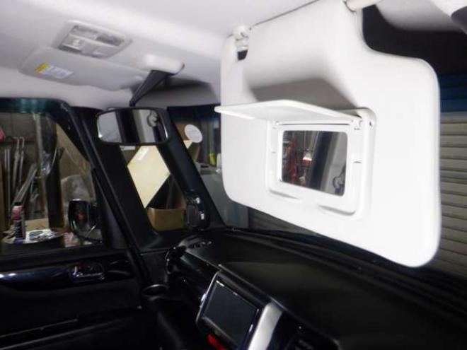 N-BOXカスタムG ターボパッケージ 4WD　ナビ・TV・Bカメラ・ETC・両側電動・クルコン・ターボ・HID・ETC・スマートキー・プッシュスタート・オートライト・オートエアコン・パドルシフト・ベンチレーション・フォグランプ・ 660