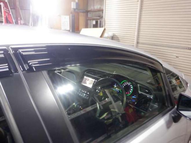 シャトル1.5 ハイブリッド 4WD　本州仕入・ナビ・TV・B/T・Bカメラ・LEDヘッドライト・スマートキー・プッシュスタート・CTBA・ビルトインETC・ワイパーデアイサー・ 1500
