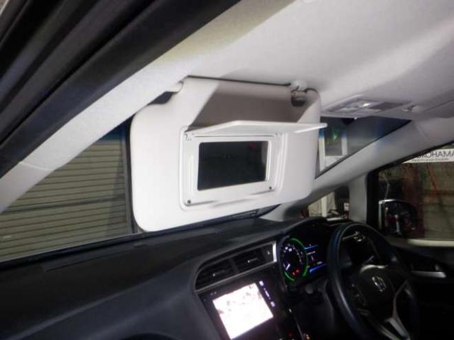 シャトル1.5 ハイブリッド 4WD　本州仕入・ナビ・TV・B/T・Bカメラ・LEDヘッドライト・スマートキー・プッシュスタート・CTBA・ビルトインETC・ワイパーデアイサー・ 1500