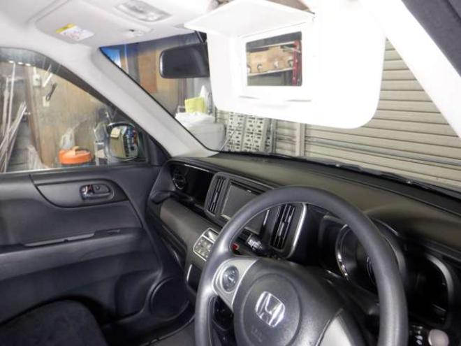 N-ONEG SSパッケージ 4WD　本州仕入れ　4WD　SDナビ　フルセグTV　バックカメラ　USB接続　前席シートヒーター　ステアリングスイッチ　HID　スマートキー　プッシュスタート　ドアバイザー 660