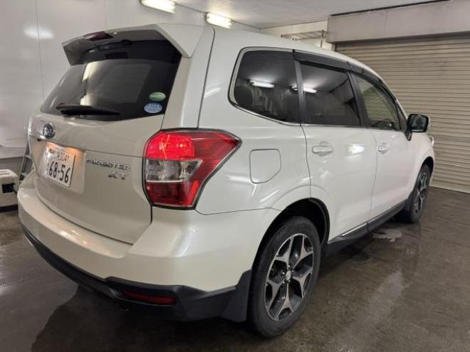 フォレスター本州仕入　禁煙車　サンルーフ　衝突軽減アイサイト＆レーダークルーズコントロール　車線逸脱警報　パワーバックドア　カロッツェリアナビ　地デジ　Ｂｌｕｅｔｏｏｔｈ　バックカメラ　ドライブレコーダー　ＥＴＣ 4WD 2000 5Dr