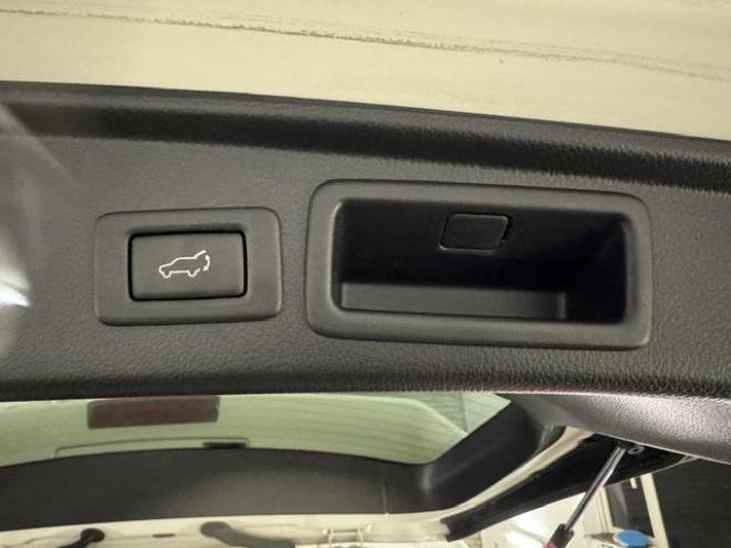 フォレスター本州仕入　禁煙車　サンルーフ　衝突軽減アイサイト＆レーダークルーズコントロール　車線逸脱警報　パワーバックドア　カロッツェリアナビ　地デジ　Ｂｌｕｅｔｏｏｔｈ　バックカメラ　ドライブレコーダー　ＥＴＣ 4WD 2000 5Dr