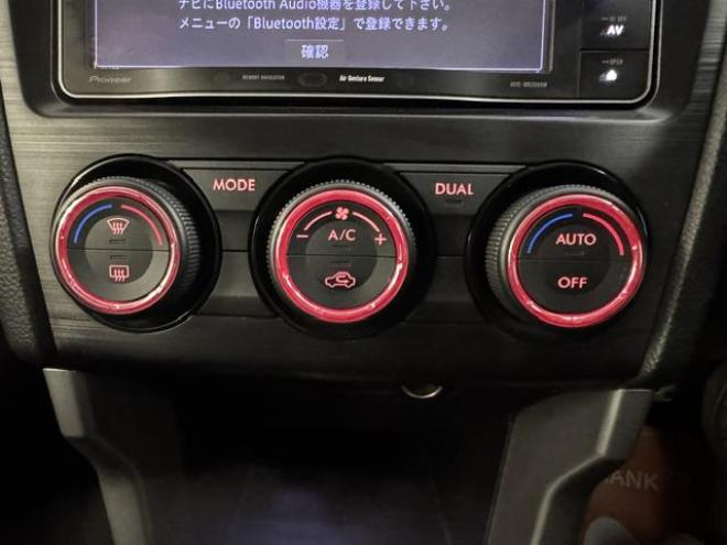 フォレスター本州仕入　禁煙車　サンルーフ　衝突軽減アイサイト＆レーダークルーズコントロール　車線逸脱警報　パワーバックドア　カロッツェリアナビ　地デジ　Ｂｌｕｅｔｏｏｔｈ　バックカメラ　ドライブレコーダー　ＥＴＣ 4WD 2000 5Dr