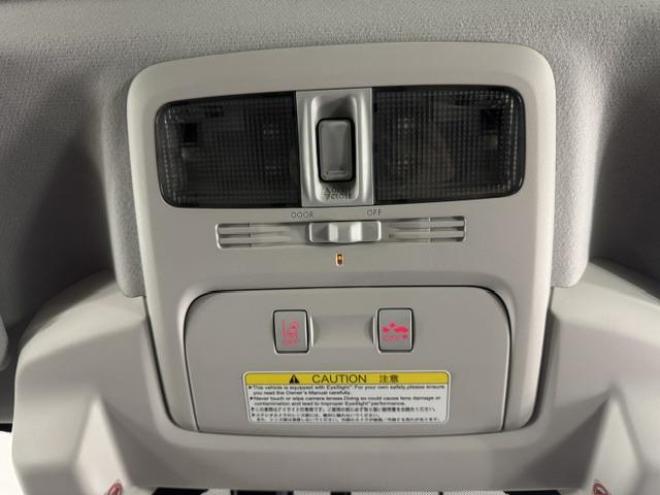 フォレスター本州仕入　禁煙車　サンルーフ　衝突軽減アイサイト＆レーダークルーズコントロール　車線逸脱警報　パワーバックドア　カロッツェリアナビ　地デジ　Ｂｌｕｅｔｏｏｔｈ　バックカメラ　ドライブレコーダー　ＥＴＣ 4WD 2000 5Dr