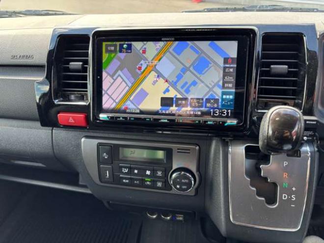 ハイエースバン2.8 スーパーGL ダークプライムII ロングボディ ディーゼルターボ 4WD　グレーメタリック　415COBRAクリーンルック3フロントスポイラー　ステージ2ルーフスポイラー　バッドフェイスBY2ボンネット　バッドラッカー17インチAW　ヨコハマPARADA17インチホワイトレター 2800