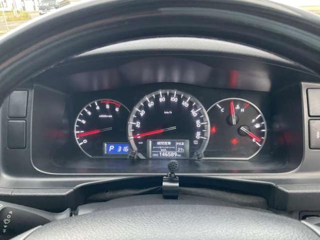 レジアスエース2.8 DX ロングボディ ディーゼルターボ 4WD　2.8Lディーゼルターボ4WD　LEDヘッドライト　カーボン調ボンネット　社外フロントリップ　社外16インチAW　社外ルーフスポイラー　パナソニック製ナビTV　bluetooth バックカメラ　ETC　リアヒーター　ローダウン 2800