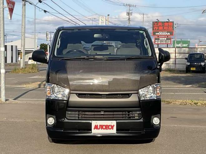 レジアスエース2.8 DX ロングボディ ディーゼルターボ 4WD　2.8Lディーゼルターボ4WD　LEDヘッドライト　カーボン調ボンネット　社外フロントリップ　社外16インチAW　社外ルーフスポイラー　パナソニック製ナビTV　bluetooth バックカメラ　ETC　リアヒーター　ローダウン 2800