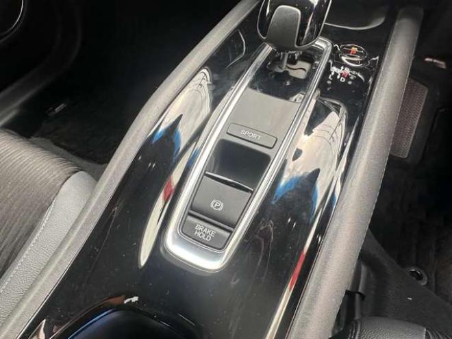 ヴェゼル1.5 ハイブリッド Z ホンダセンシング 4WD　ハーフレザーシート クルーズコントロール ステアリングスイッチ オートライト 車線逸脱防止 横滑り防止  ETC 純正ナビ USB HDMI Bluetooth TV Bカメラ SPORTモード 電動パーキング ブレーキホールド 純正エンスタ 1500