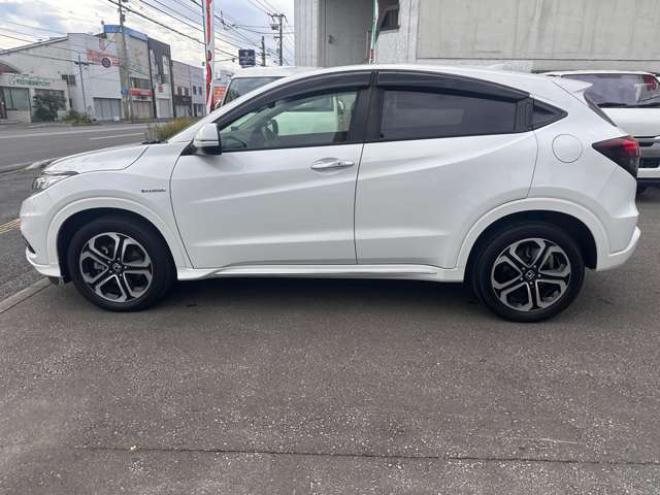 ヴェゼル1.5 ハイブリッド Z ホンダセンシング 4WD　ハーフレザーシート クルーズコントロール ステアリングスイッチ オートライト 車線逸脱防止 横滑り防止  ETC 純正ナビ USB HDMI Bluetooth TV Bカメラ SPORTモード 電動パーキング ブレーキホールド 純正エンスタ 1500