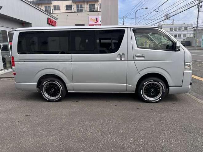 ハイエースバン2.8 スーパーGL ロング ディーゼルターボ 4WD　リアクーラー&ヒーター　プッシュスタート　スマートキー　　ベッドキッド LEDヘッドライト横滑り防止　衝突被害軽減　車線逸脱　トヨタ純正ナビ　フルセグTV　Bluetooth　バックカメラ トヨタ純正リアモニター ETC 2800