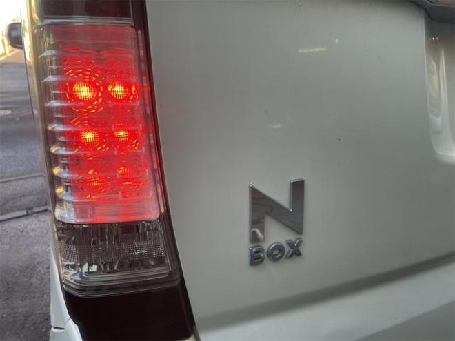 N-BOXカスタム Ｇ ＴＲＣ ＨＩＤ ４ＷＤ Ｓキー オートエアコン ベンチシート アイドリングストップ パワーウィンドウ ＥＳＣ 盗難防止システム ＡＢＳ キーレス パワーステアリング（北海道） 4WD 660 5Dr