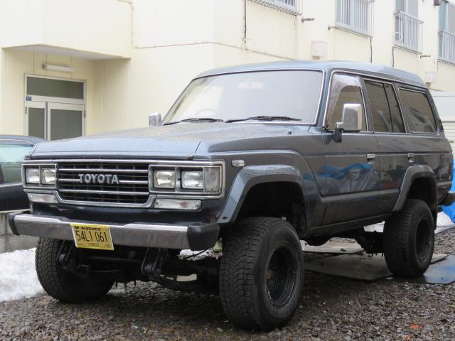 ランドクルーザー60型P-HJ61V改、リフトアップ済み 4WD 3980 5Dr