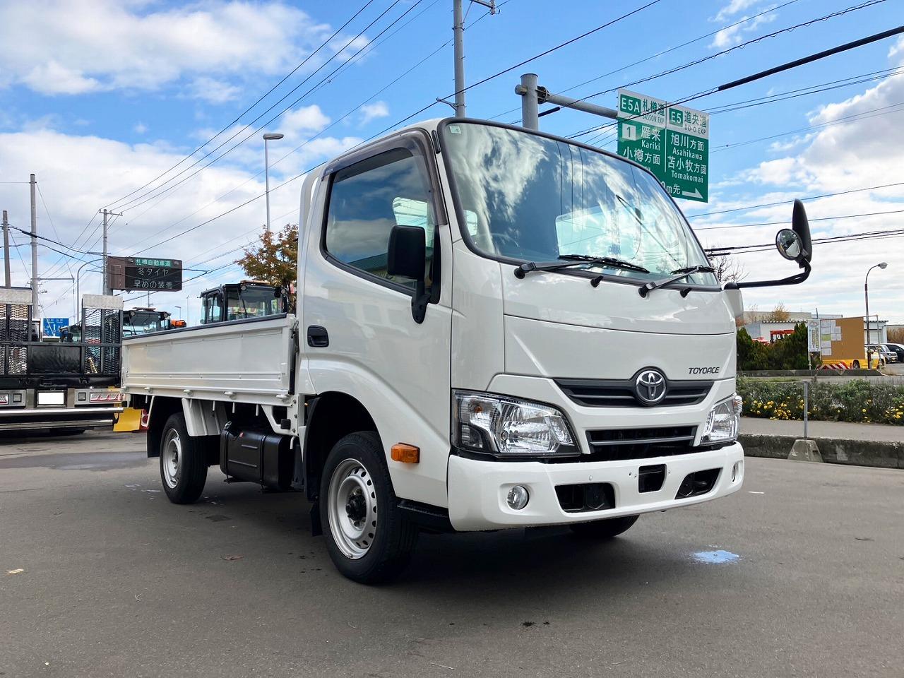 トヨエース  中古　4WD　平ボディ