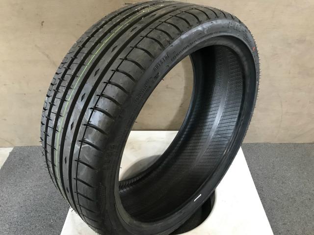 アクセレラ PHI 225/40ZR18 4本