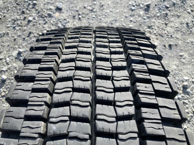 DUNLOP 215/70R17.5 123/121J