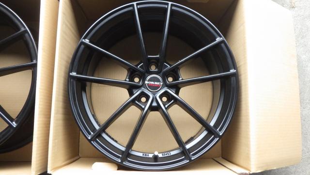 BORBET Premium FF1マッドブラック 18x8J　ET35 112-5H 67mm アウディ４本セット　