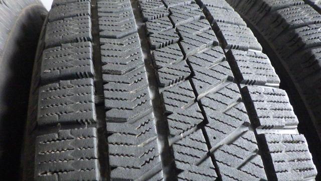 ヤリスクロス等に 2021年製 ブリヂストン ブリザック VRX2 205/65R16 8分山前後 16×6.5J 5H/114.3 40 