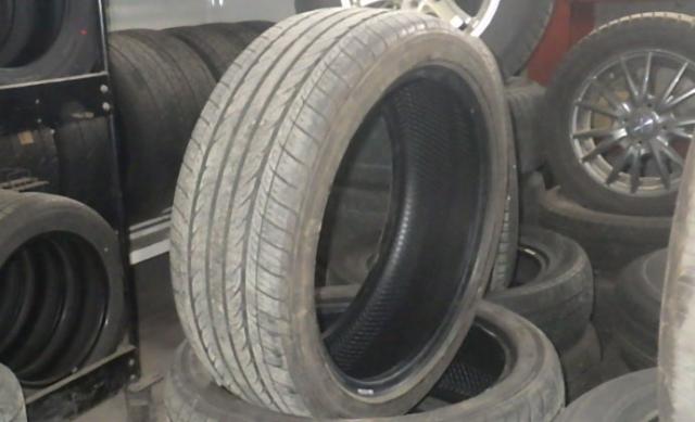 海外製 215/45R18