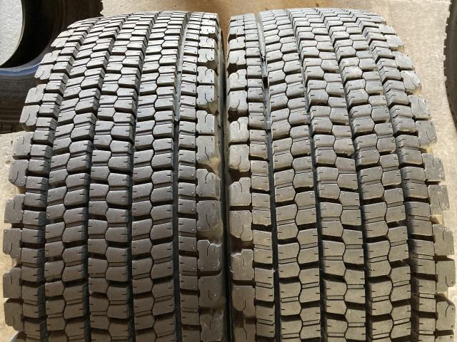 BS W900 245/70R19.5 136/134J 2本