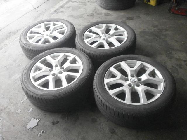 １８×７JJ 5H/１１４．３ ＝４０ エクストレイル