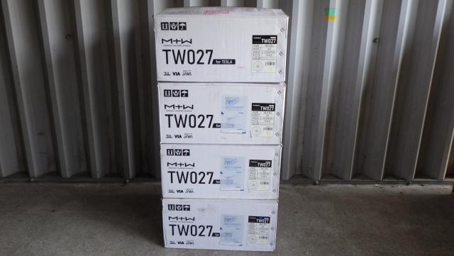 展示未使用品 MID TW027 for TESLA 18x8J　ET33 114.3-5H ４本セット　070512