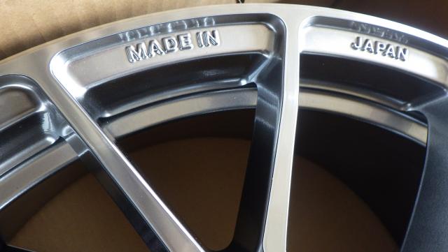 未使用少訳アリ RAYS GRAMLIGHTS 57BNA 19×8.5J ET+36 5H100 ４本セット 070527