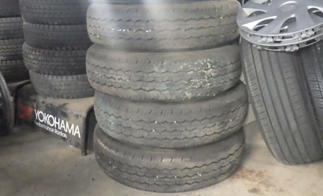 ブリヂストン 195/80R15LT