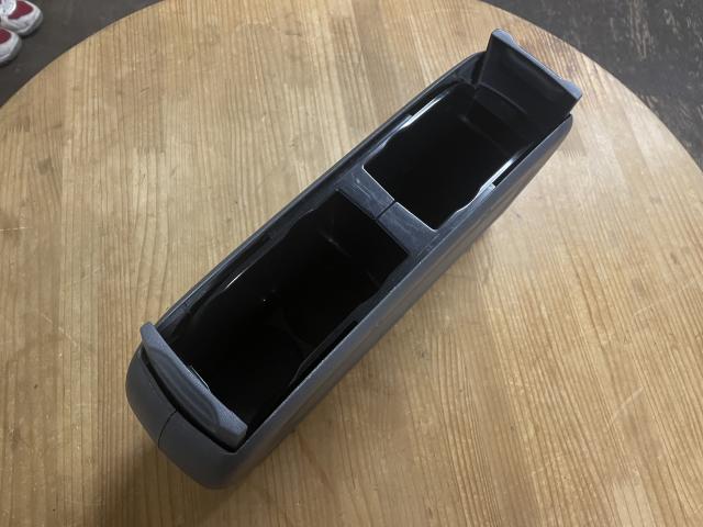 シエンタ　肘掛け、コンソールBOX