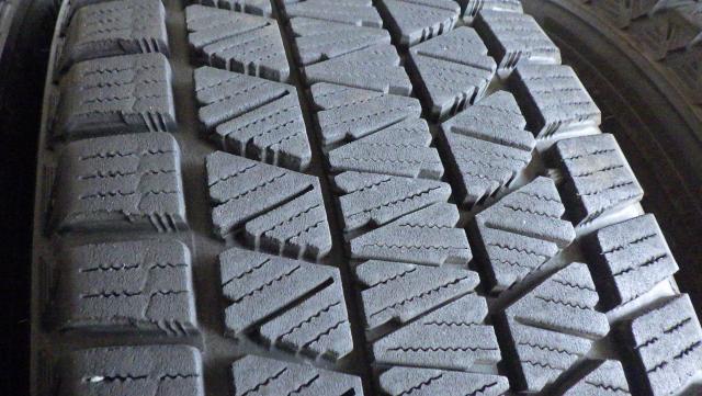 クラウンクロスオーバー 2022年製8.6~8.8mm ブリヂストン ブリザック DM-V3 225/60R18 100Q MID レフィナーダ14R球面 18×7J 5H/114.3 40 